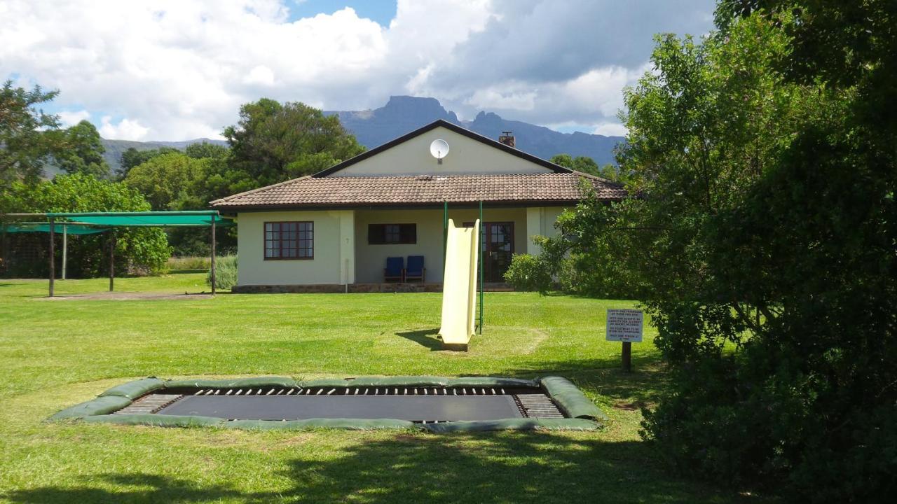 Wits End Mountain Resort Champagne Valley Kültér fotó
